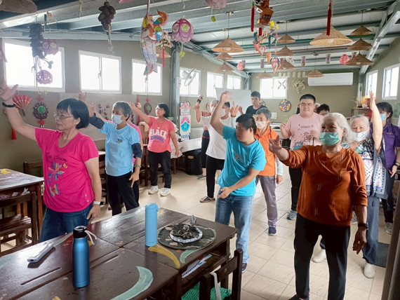 本會社區福利據點持續提供在地服務